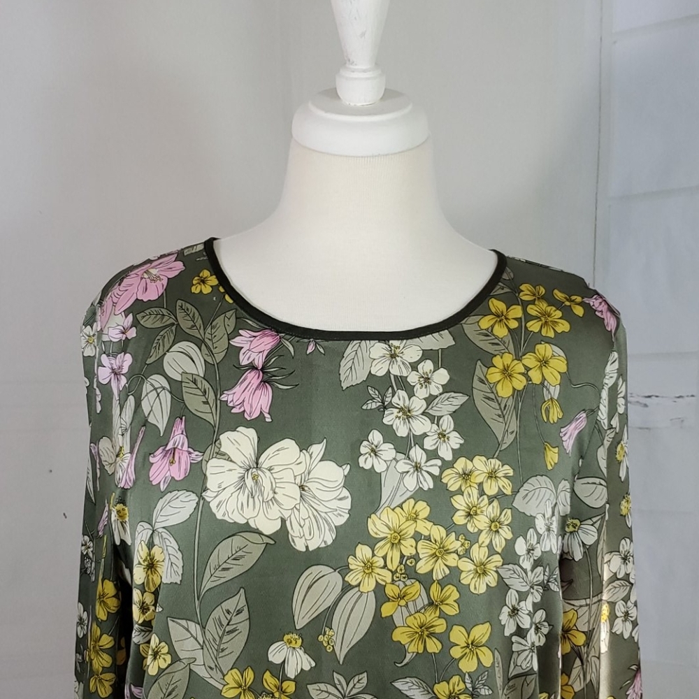 Vince Camuto silk blouse, EUC
